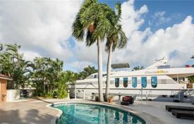 Spacious villa with a backyard, a pool and a terrace, Fort Lauderdale, USA for $2,295,000