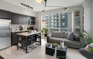 4-bedroom apartment in Lake Shore Boulevard West for C$1,035,000