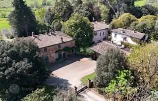 10-bedroom country house 890 m² in Foiano della Chiana for 1,640,000 €