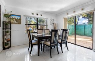 3-bedroom house 136 m² in West End for $430,000