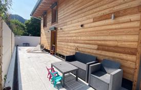 3 BEDROOMS CHALET -
SPACIOUS TERRACE for 835,000 €