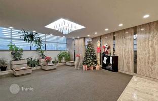3-bedroom apartment in Etobicoke for C$778,000