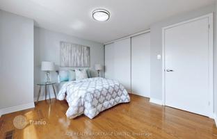 11-bedroom house in Scarborough for C$1,555,000