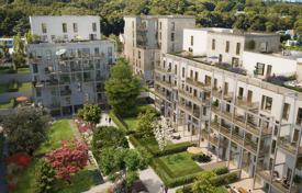 New residential complex next to the park in Rueil-Malmaison, Ile-de-France, France for From 306,000 €