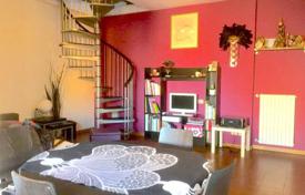 Cheap apartments for sale in Rimini. Two-level loft with a modern renovation and private terrace in the center of the city, Rimini, Italy Cheap apartments for sale in Rimini. Two-level loft with a modern renovation and private terrace in the center of the city, Rimini, Italy