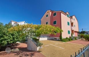 39-room house 1,155 m² in Vodice for 2,000,000 €