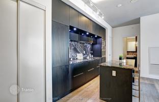 5-bedroom apartment in Blue Jays Way for C$784,000