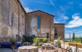 Historical complex with a pizzeria and grottoes, Orvieto, Italy for 2,950,000 €