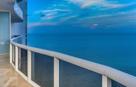 Two-bedroom apartment on the first line of the ocean in Sunny Isles Beach, Florida, USA for 1,208,000 €