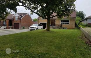 11-bedroom house in North York for C$2,215,000