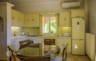 6-bedroom villa in Corfu for 1,650,000 €