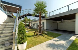 6-bedroom villa 866 m² in Pattaya for 1,459,000 €