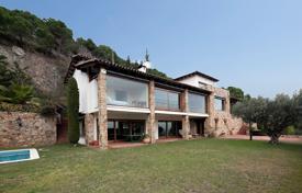Modern villa with a swimming pool and a panoramic view of the sea, Premia del Dalt, Spain for 6,100 € per week