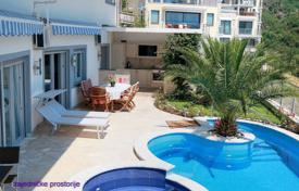 Furnished penthouse with a parking, a terrace and panoramic sea and mountain views, Becici, Montenegro for 380,000 €