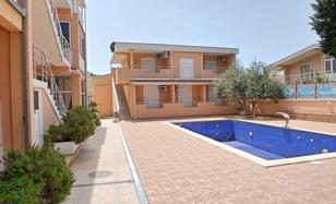 Hotel 1,065 m² in Sutomore for 1,999,000 €