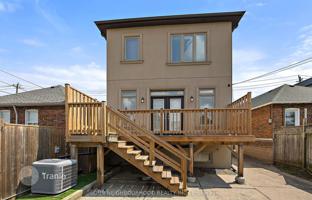 10-bedroom house in East York for C$2,386,000