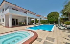 Villa with 6 bedrooms in Pervolia area in Larnaca for 3,800,000 €