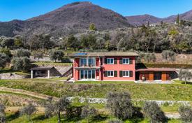 Bright villa with breathtaking views of Lake Garda in Toscolano Maderno, Italy for 1,600,000 €