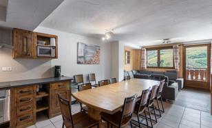 Three-level furnished apartment in Les Menuires, Belleville, Alpes, France for 958,000 €