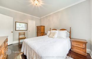 11-bedroom house in Etobicoke for C$1,634,000