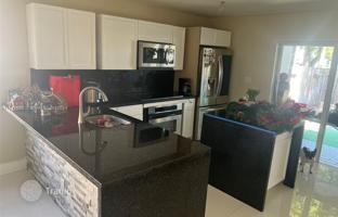 3-bedroom house 120 m² in West End for $440,000
