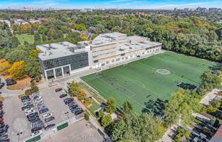 6-bedroom townhouse in Old Toronto for 927,000 €