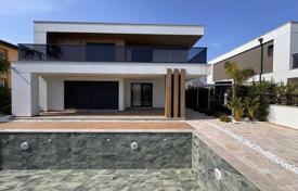 New premium villa with a pool, 150 meters from the sea, Camyuva, Antalya, Türkiye for 71,917,000 TRY