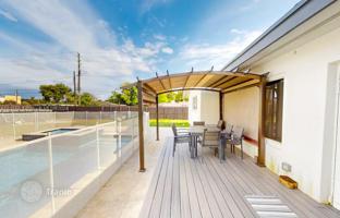 5-bedroom house 293 m² in Hallandale Beach for $875,000