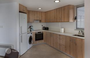 3-bedroom apartment 200 m² in Germasogeia for 2,350,000 €