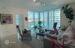 2-bedroom apartments in condo 119 m² in Miami for $890,000