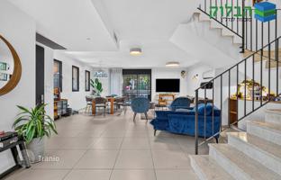 6-bedroom apartment 215 m² in Rishon Leziyyon for $1,983,000