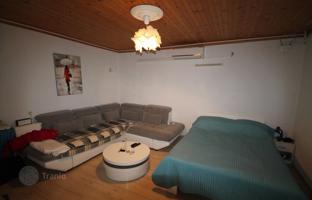 5-room house 520 m² in Plano for 630,000 €