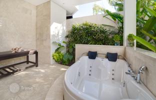 Villa in Aix-en-Provence. Price on request