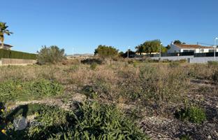 Land plot 811 m² in Moraira for 740,000 €