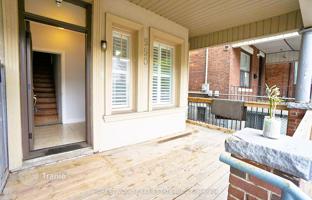 12-bedroom townhouse in Lansdowne Avenue for C$1,946,000