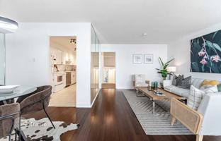 5-bedroom apartment in Etobicoke for C$826,000