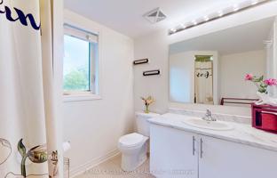 8-bedroom townhouse in Scarborough for C$1,599,000