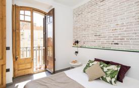 Bright penthouse with five balconies in a cosy residence, near the beach, Barcelona, Spain for 385,000 €