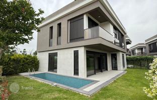 New two-storey villa with a swimming pool in Döşemealti, Antalya, Türkiye for 53,120,000 TRY