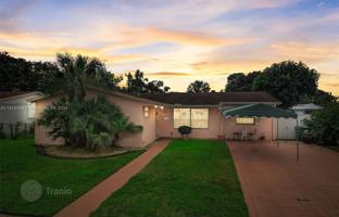 3-bedroom house 243 m² in Miami Gardens for $550,000