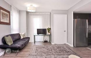 5-bedroom apartment in Dupont Street for C$1,024,000