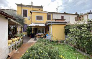 6-bedroom apartment 160 m² in Viareggio for 350,000 €