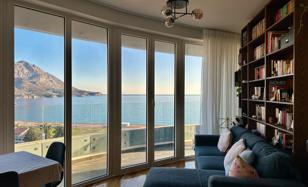 Apartment with panoramic sea views in a club house with a swimming pool, Becici, Montenegro for 270,000 €