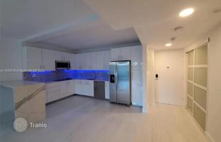 1-bedroom apartments in condo 93 m² in Collins Avenue for $390,000