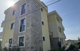 6-bedroom cottage 407 m² in Tivat city for 990,000 €