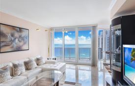 Four-room apartment on the first line from the beach in Sunny Isles Beach, Florida, USA for $875,000