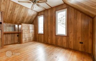 8-bedroom house in Etobicoke for C$1,450,000