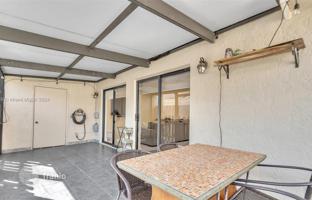 2-bedroom house 156 m² in Hialeah for $450,000