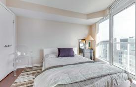 Apartment – Queens Quay West, Old Toronto, Toronto,  Ontario,   Canada for C$725,000