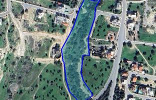 Land plot 15,600 m² in Erimi for 2,250,000 €